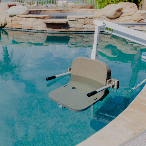 Aqua Creek Admiral Pool Lift™