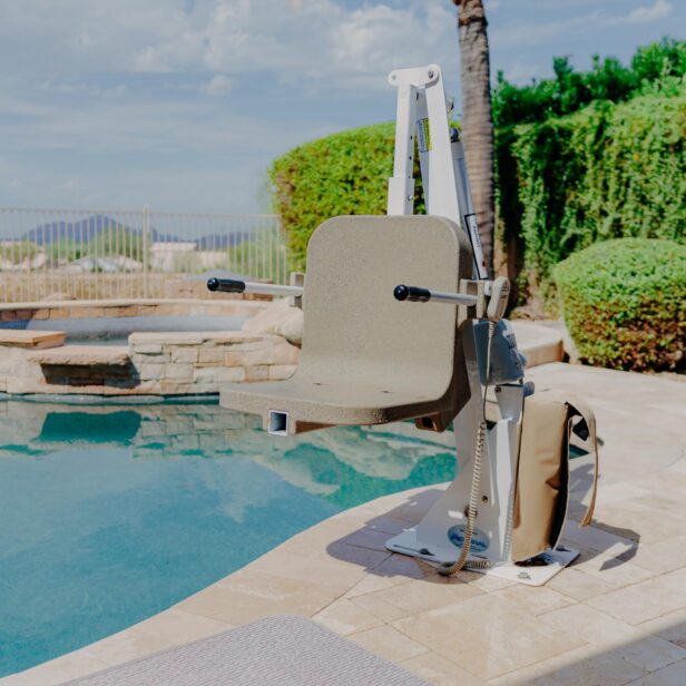 Aqua Creek Admiral Pool Lift™