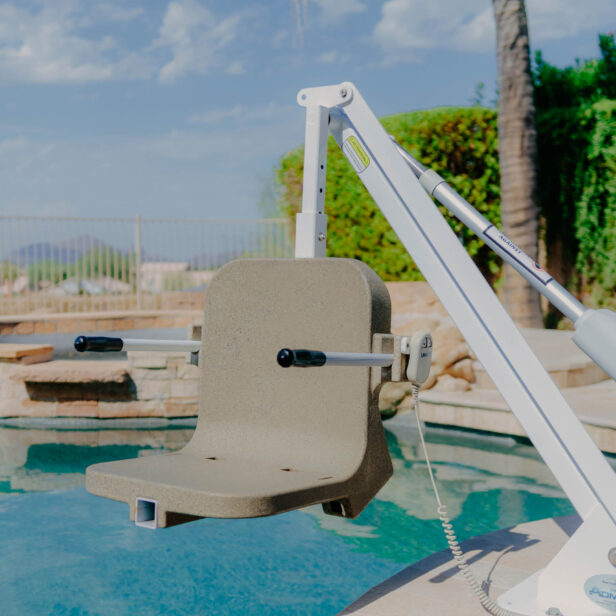 Aqua Creek Admiral Pool Lift™