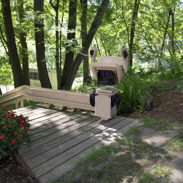 Bruno Elite Outdoor Curved