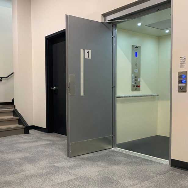 Savaria Prolift Vertical Platform Lift
