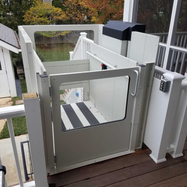 SHC Vertical Platform Lift